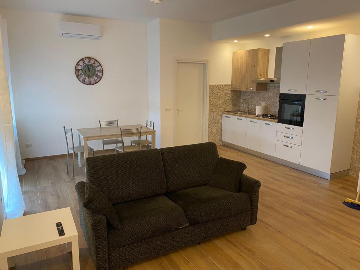 Ferienwohnung Viriamo House Roma Stadtviertel Stadtviertel Acilia Exterior foto
