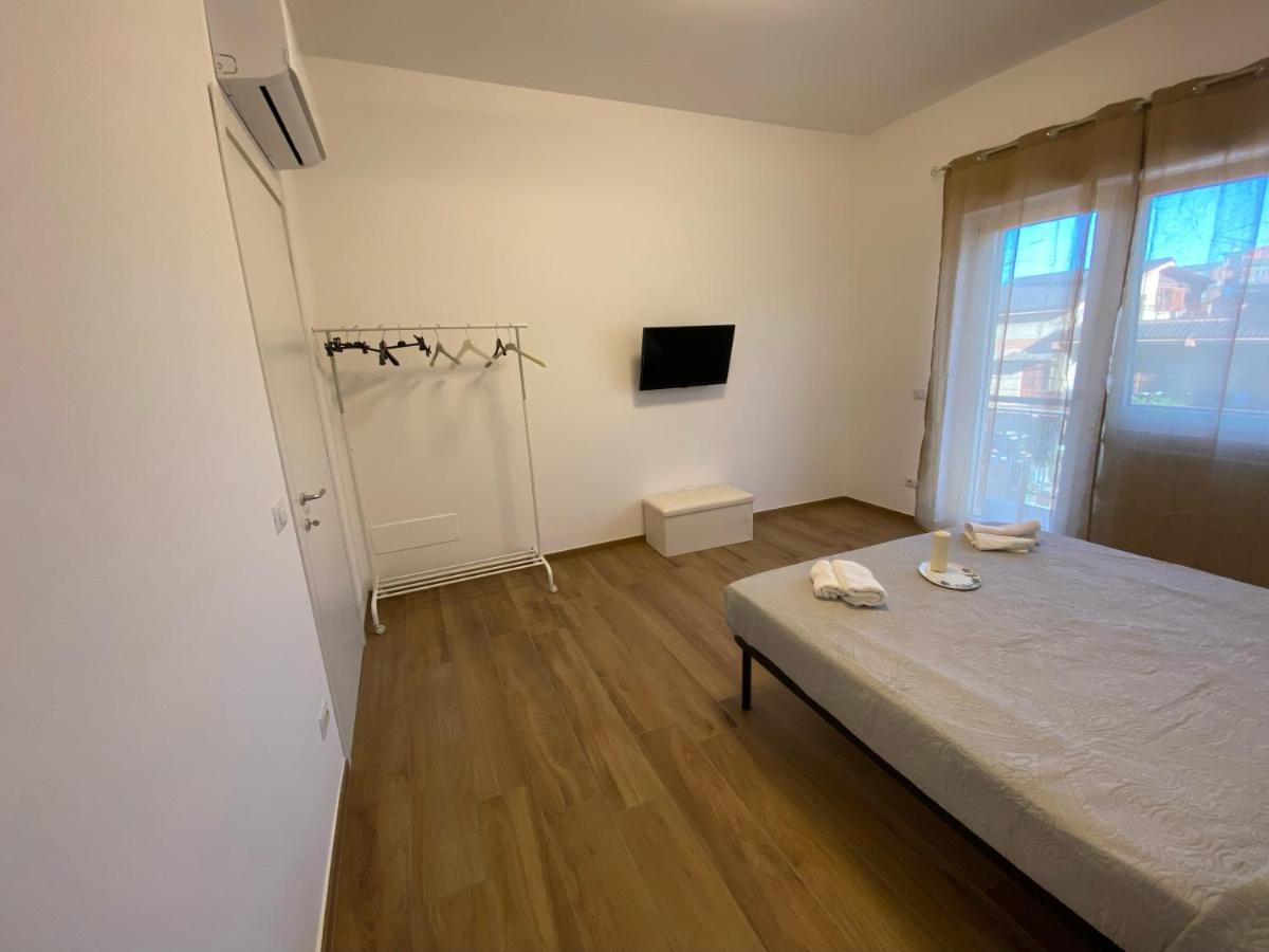 Ferienwohnung Viriamo House Roma Stadtviertel Stadtviertel Acilia Exterior foto