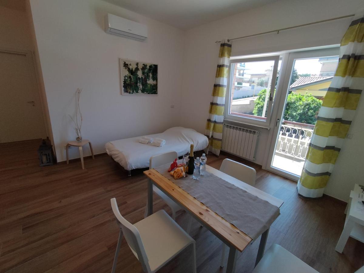 Ferienwohnung Viriamo House Roma Stadtviertel Stadtviertel Acilia Exterior foto