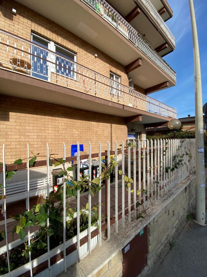 Ferienwohnung Viriamo House Roma Stadtviertel Stadtviertel Acilia Exterior foto